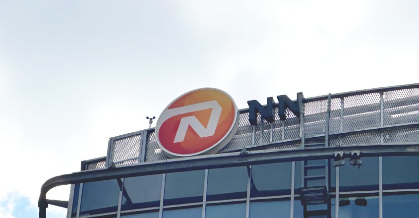 Logo NN na budově