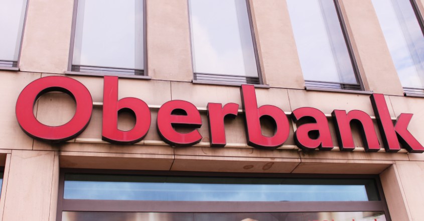 Nápis nad pobočkou Oberbank