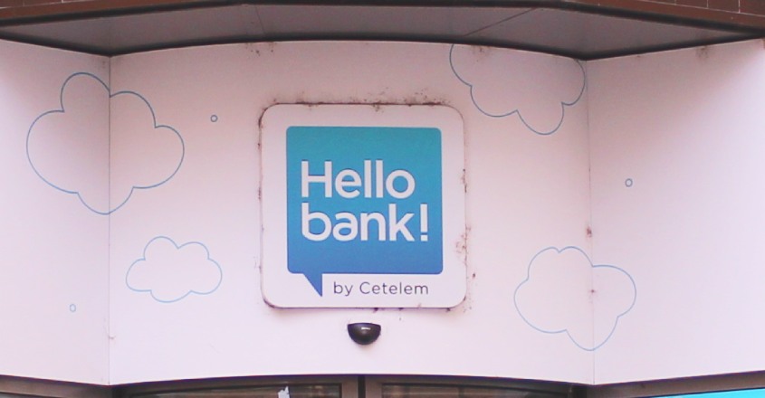 Logo na pobočce Hello bank